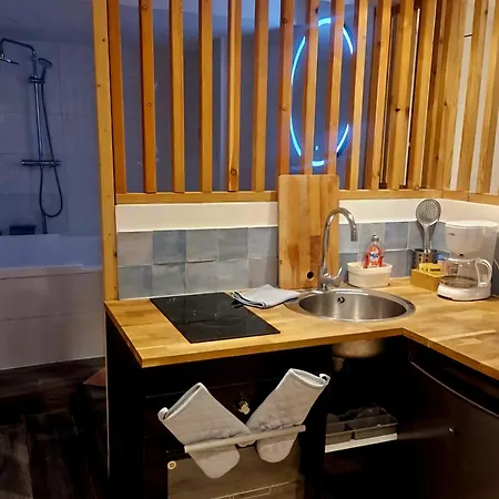 Les Carmelites Apartment